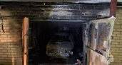 В Иванове пожар в гаражном кооперативе на Сортировке повредил два бокса и машину