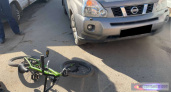 Семилетний велосипедист протаранил Nissan X-Trail во дворе дома в Иванове