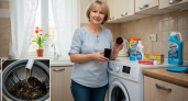 Колпачок в барабан — и ваша стиральная машина освежится: загрязнения выйдут темными хлопьями
