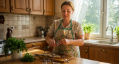 Рыбу всегда чищу без ножа, чешуя отходит сама как по маслу - попробуйте этот метод