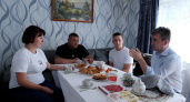 Губернатор лично навестил семью десантника и поручил отправить оборудование на передовую