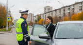 Юрист назвала секретную лазейку в ПДД: когда телефон за рулём не нарушение