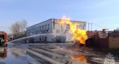 Столб пламени на Суздальской: автомобиль протаранил газоузел и вспыхнул в Иванове