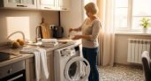 Почему хозяйки с 30-летним стажем тайно кладут ложку в стиральную машину — вот что происходит с бельём