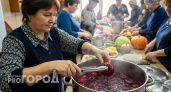 Бросаю в кипяток хлебную корку — свекла готова за 15 минут, запаха нет, а вкус насыщеннее обычного