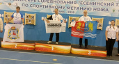 Кинешемец Саломатин обошел 26 мастеров спорта в скоростном метании ножа на Есенинском турнире