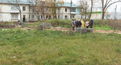 «Аллею памяти» к 80-летию Победы бросил уже третий подрядчик: жители сами разбирали гаражи
