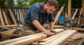Старинный метод обработки досок, который продлевает их срок службы на десятилетия: технология из прошлого