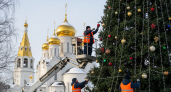 Иваново украшает три ели к Новому году: живую, 22-метровую и уже готовую