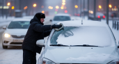 Соседи чистят стекло по часу, а я уже уехал: один трюк, который спасает машину зимой