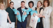 Шестеро тройняшек одновременно выписались из ивановского роддома
