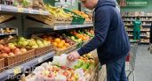 Больше не выбрасываю сетки от фруктов: нашла им 5 практичных способов применения в быту и на кухне