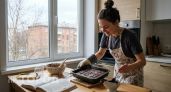 Смешиваю ингредиенты прямо в форме: ленивый пирог за 15 минут, который всегда выручает при нежданных гостях