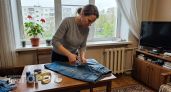 Больше не трачу тысячи на аксессуары: шью стильные вещи из старых джинсов за один свободный вечер