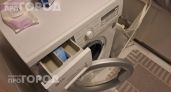 Хватит мучиться с комками в подушках: простой способ вернуть им заводскую форму и чистоту за один цикл стирки