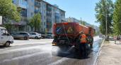 В Кинешме асфальт плавится на солнце — дороги поливают водой