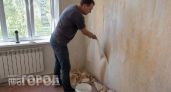 Забудьте про виниловые обои: мастера массово переходят на этот материал, который дешевле и проще в поклейке