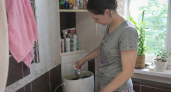 Больше не трачу деньги на дорогую бытовую химию: выдавливаю тюбик пасты в бачок и забываю про налет на месяц