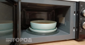 Перестаньте совершать опасную ошибку: эти 10 продуктов категорически запрещено разогревать в микроволновке