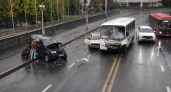 Двойное ДТП на Соковском мосту в Иванове перекрыло движение к вокзалу