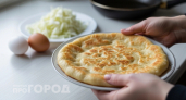 Хватит мучить семью кашами: просто поджарьте капусту с парой яиц и подайте на стол эту сытную лепешку