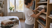 Забыла про стопки и перешла на вертикальное хранение: японский трюк помог впихнуть невпихуемое в мой шкаф