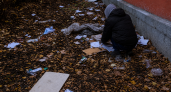 В Кинешме женщина час наводила порядок после детских «развлечений» с мусором