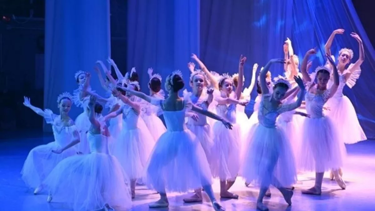 Дети устроили праздничный концерт для мам и учителей в Иванове