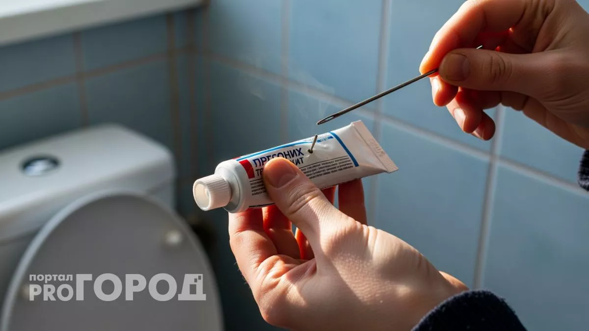 Копеечная хитрость с солью делает унитаз идеально чистым и избавляет от вызовов сантехника раз и навсегда