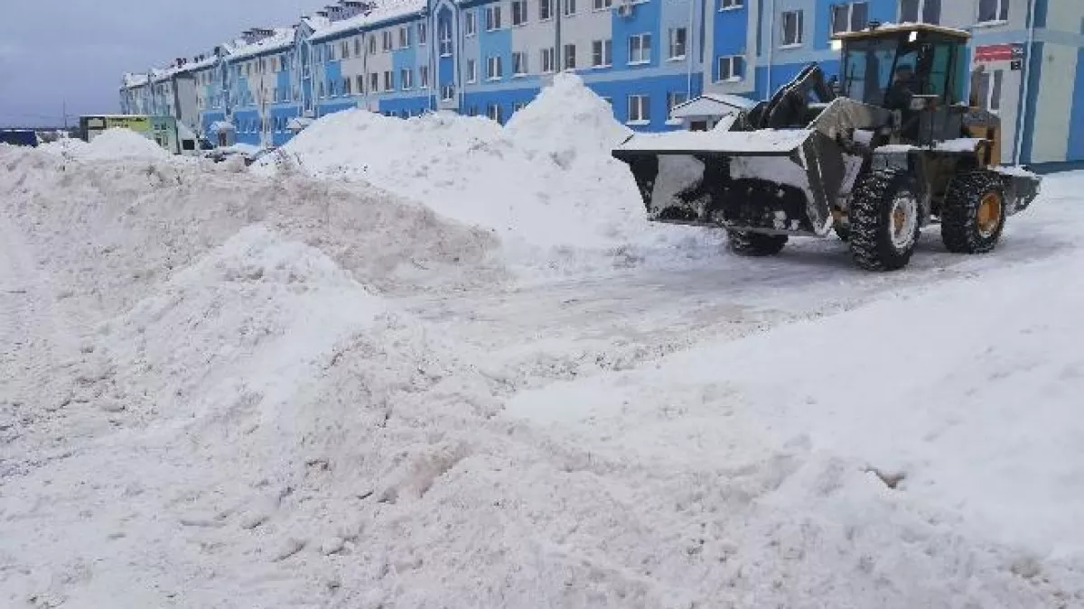 136 самосвалов за одну ночь: Иваново завалило снегом в марте