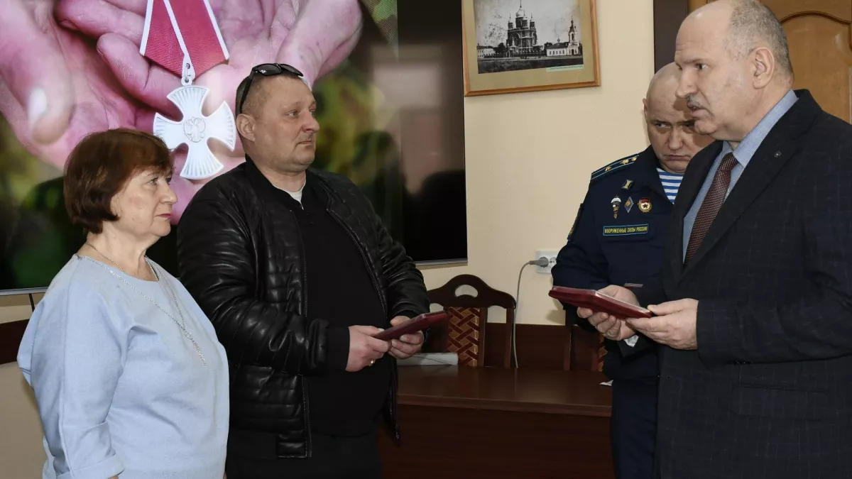 Три семьи в Шуе получили Ордена Мужества за погибших героев