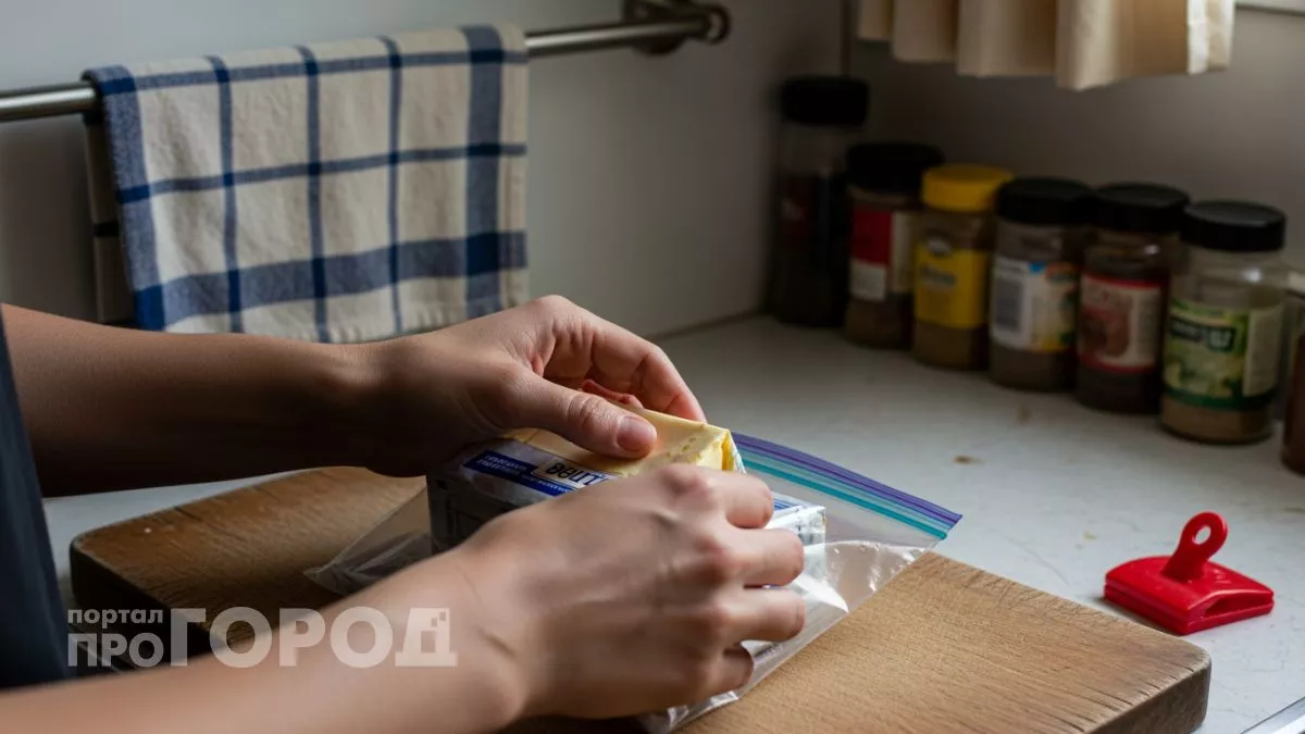 Муж смеялся, когда я начала собирать обертки от масла, а теперь сам их приносит — покажу, для чего