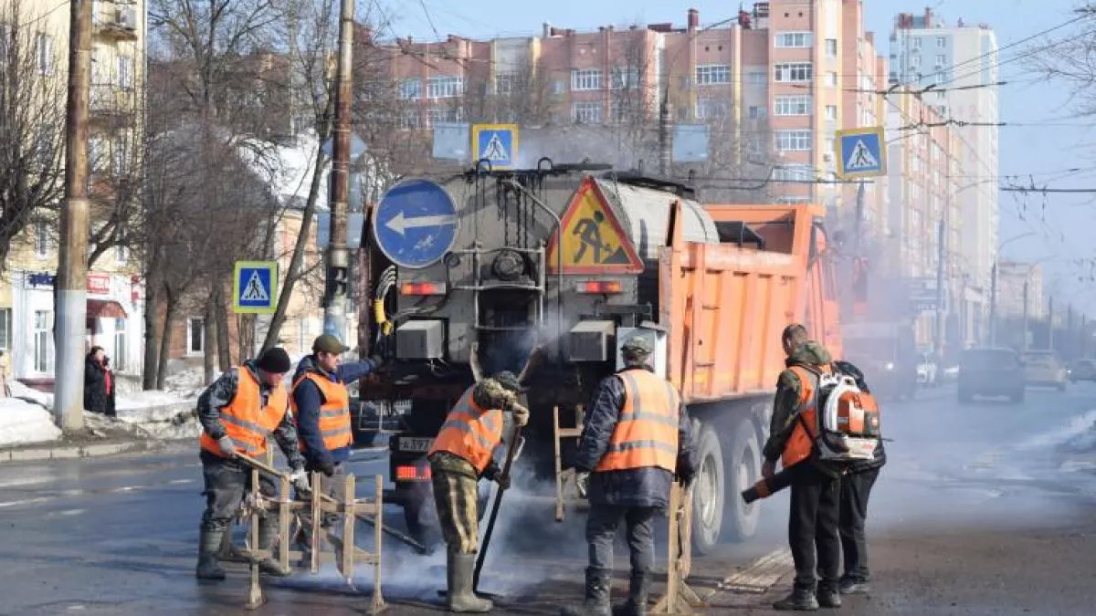 Мэр Иванова запустил экстренный ямочный ремонт тремя бригадами