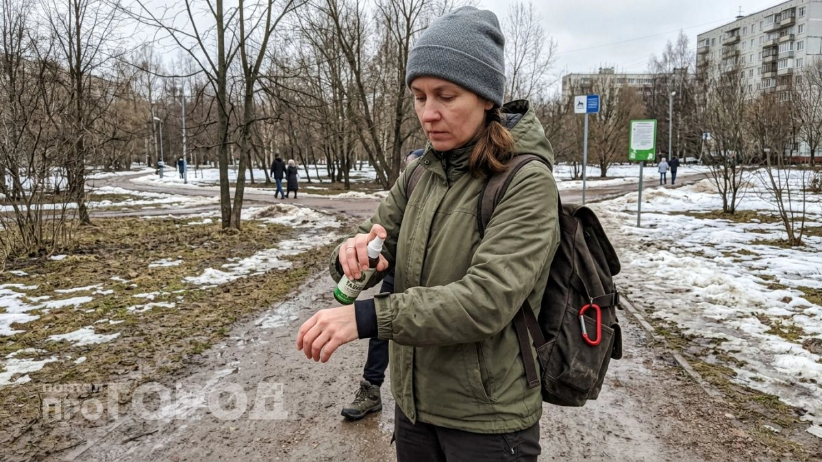 Просто наношу пару капель на штаны и смело иду в лес — клещи обходят за метр а магазинная химия давно в мусорке