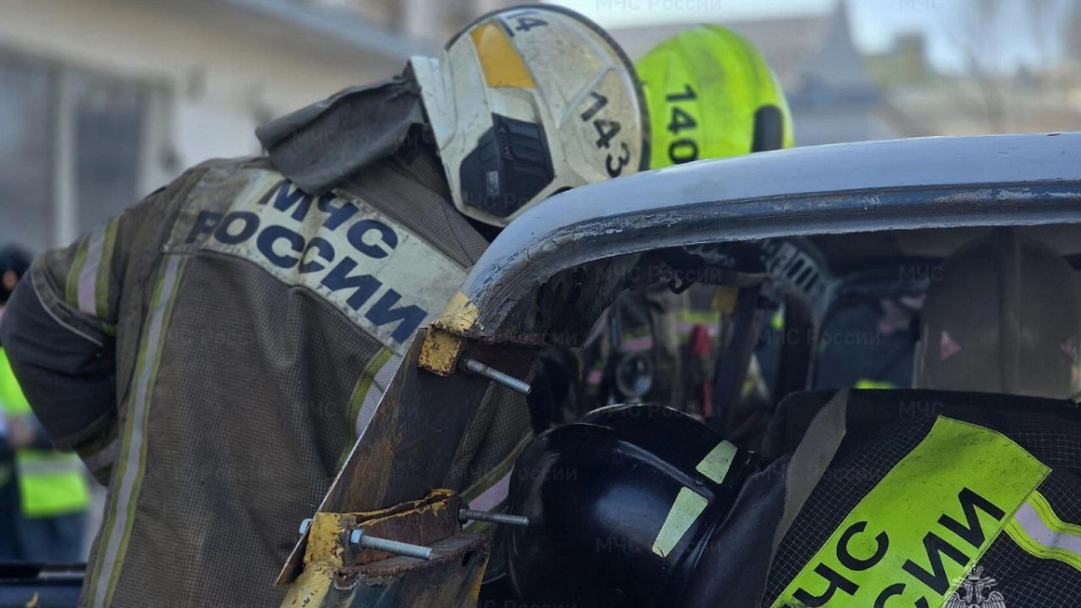 Шесть команд МЧС Иванова соревновались в спасении пострадавших в ДТП