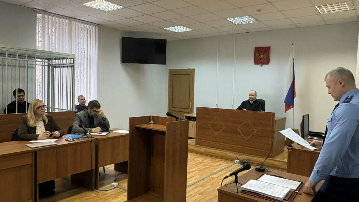 Посредник во взятке ивановскому дептрансу признал вину на первом заседании