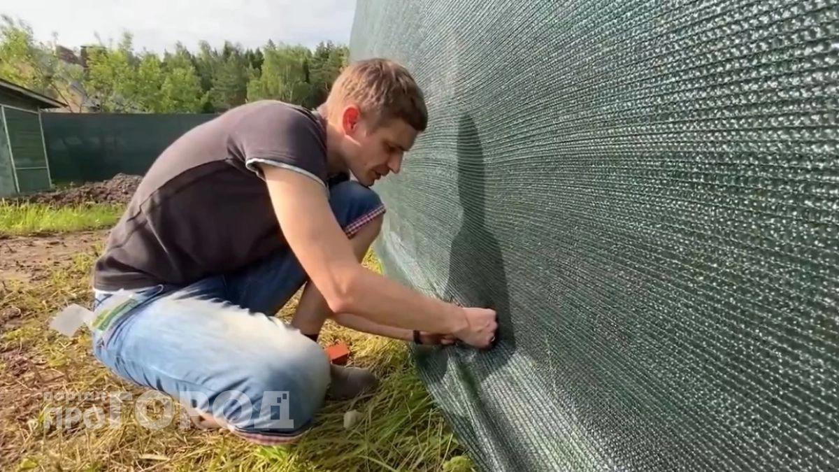 Сделал забор на даче за один день без лишних трат: результат выглядит дорого и вызывает зависть всех соседей