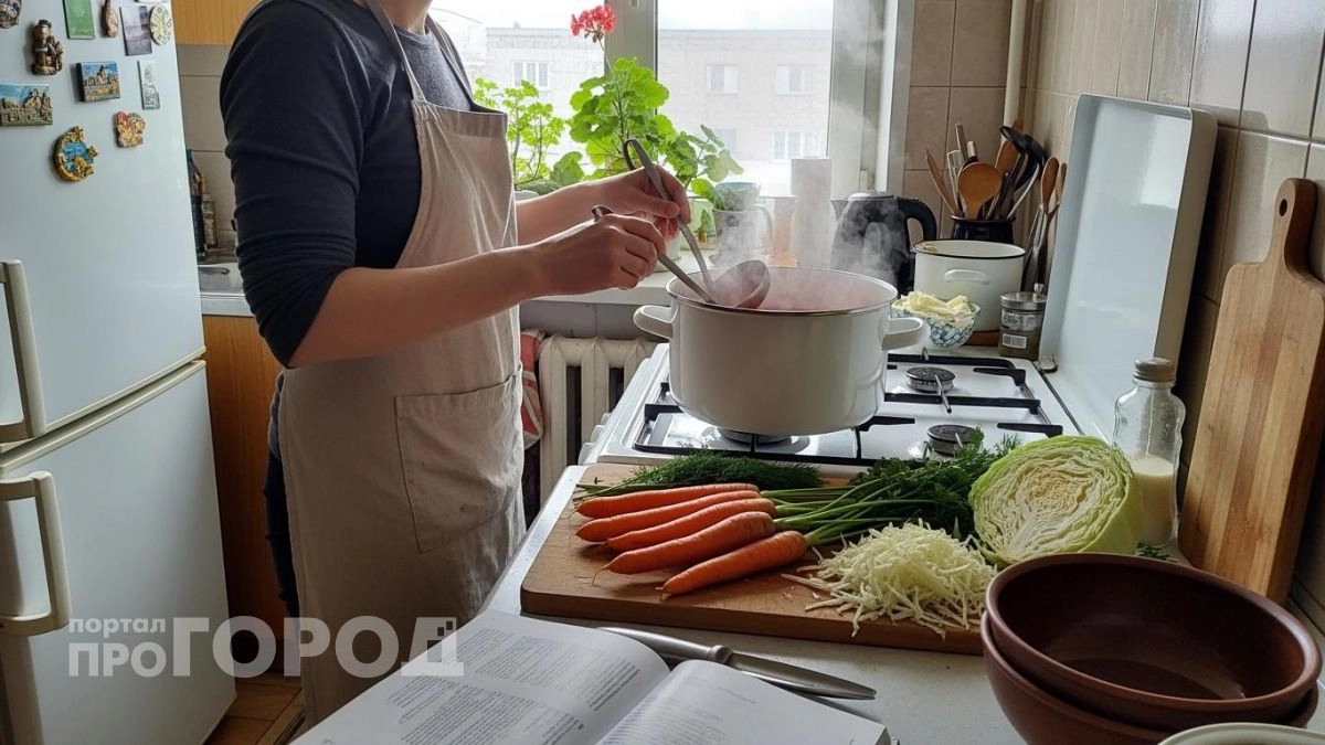 Перестаньте гадать с последовательностью в щах: запомните простое правило закладки капусты и картофеля