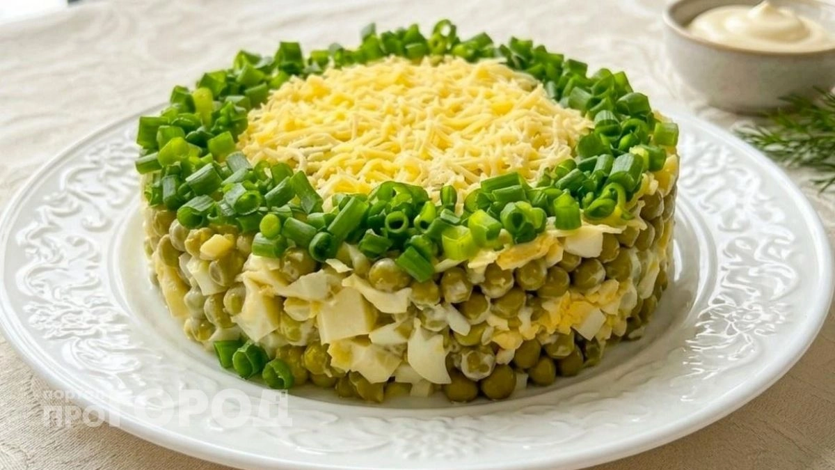 Минимальный набор продуктов и пять минут времени: готовлю изысканный салат ресторанного уровня без лишних затрат