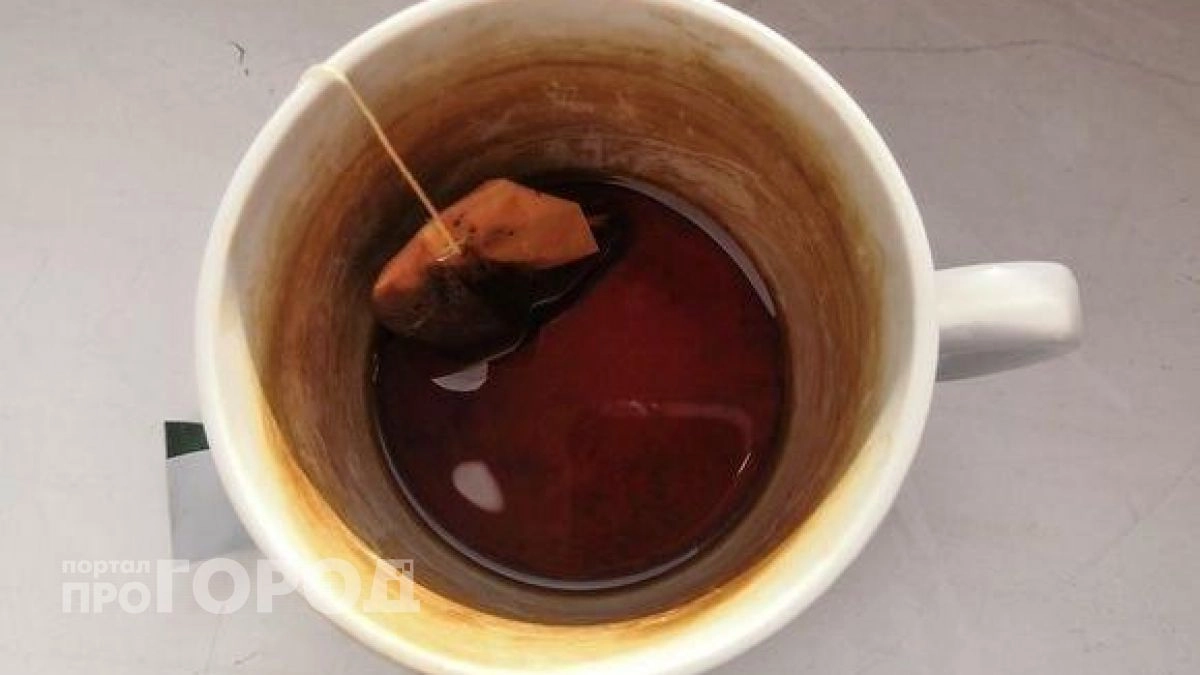 Выбросьте старые кружки: есть материал, к которому налет от чая просто не липнет и посуда всегда как новая