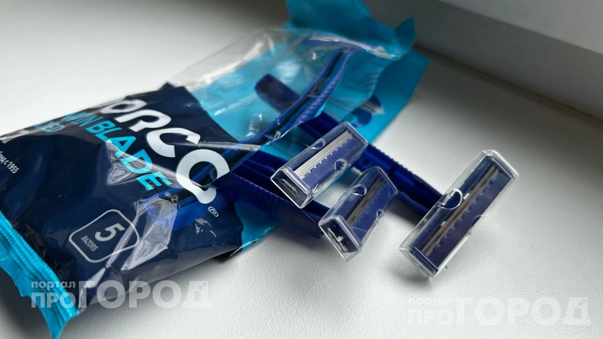 Забыла про дорогие кассеты: вот простой способ вернуть бритве идеальную остроту буквально за пару минут