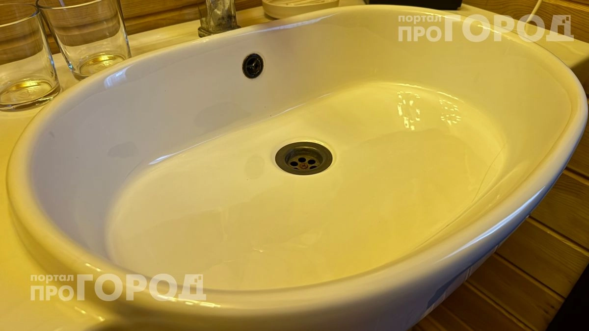 Забудьте про сантехника: заливаю в слив смесь из 4 продуктов и забываю о засорах на долгие месяцы вперед