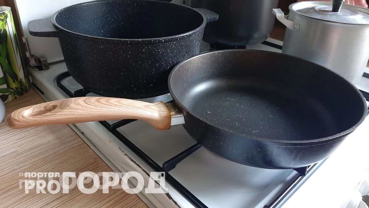 Хватит тереть сковородки часами: ресторанный метод очистки до блеска без капли агрессивной бытовой химии
