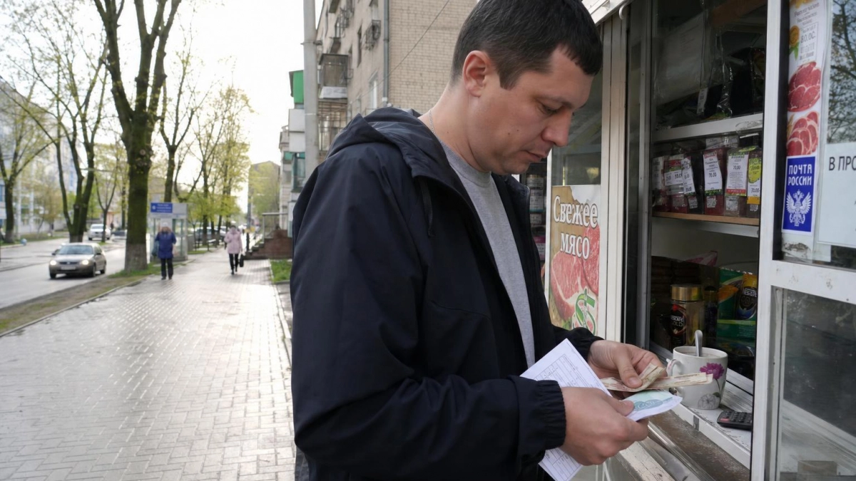 Задержание налоговиков, атака дрона и дела о коррупции: главные новости за 5 мая