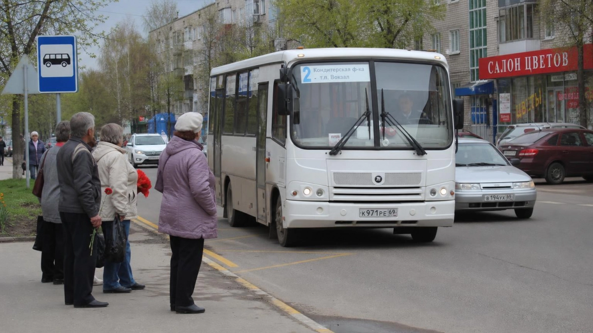 В День Победы в Кинешме три автобусных маршрута продлят до кладбищ