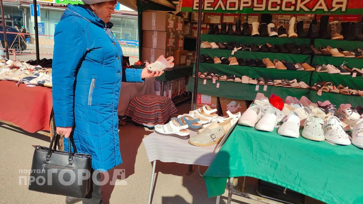 Сапожник с 29-летним стажем предупреждает: эту обувь обходите стороной, ведь она развалится через месяц