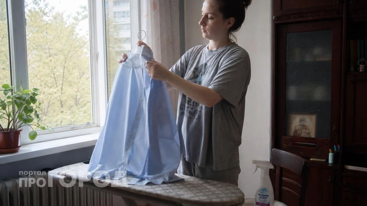 Больше не трачу часы на глажку: эта простая смесь из пульверизатора разглаживает любую ткань за секунды