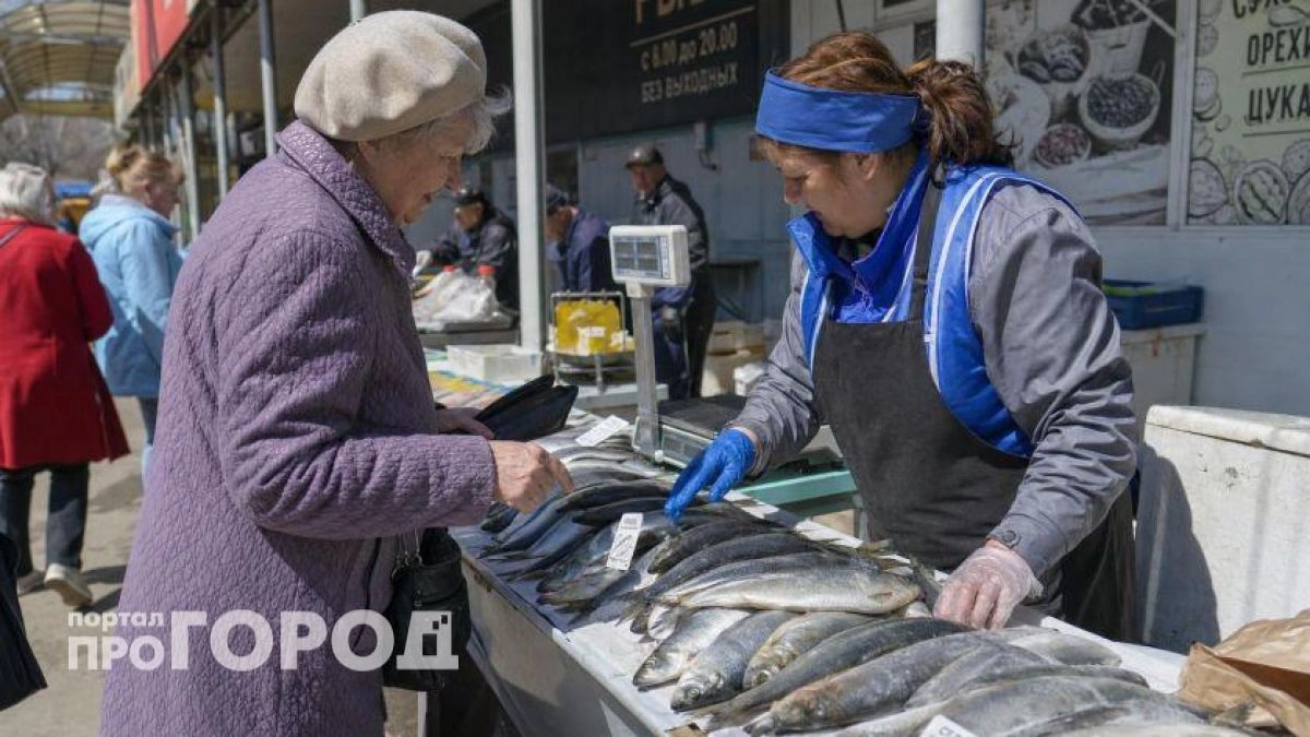 Перестаньте переплачивать за лосось: диетолог назвала дешевую рыбу для здоровья сосудов и долголетия после 60