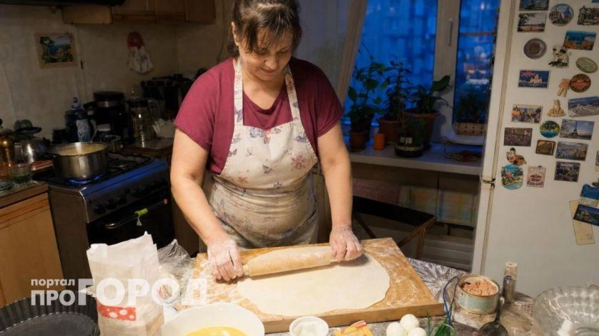 Перестала возиться с тестом: этот простой метод позволяет печь пироги с любой начинкой за считанные минуты