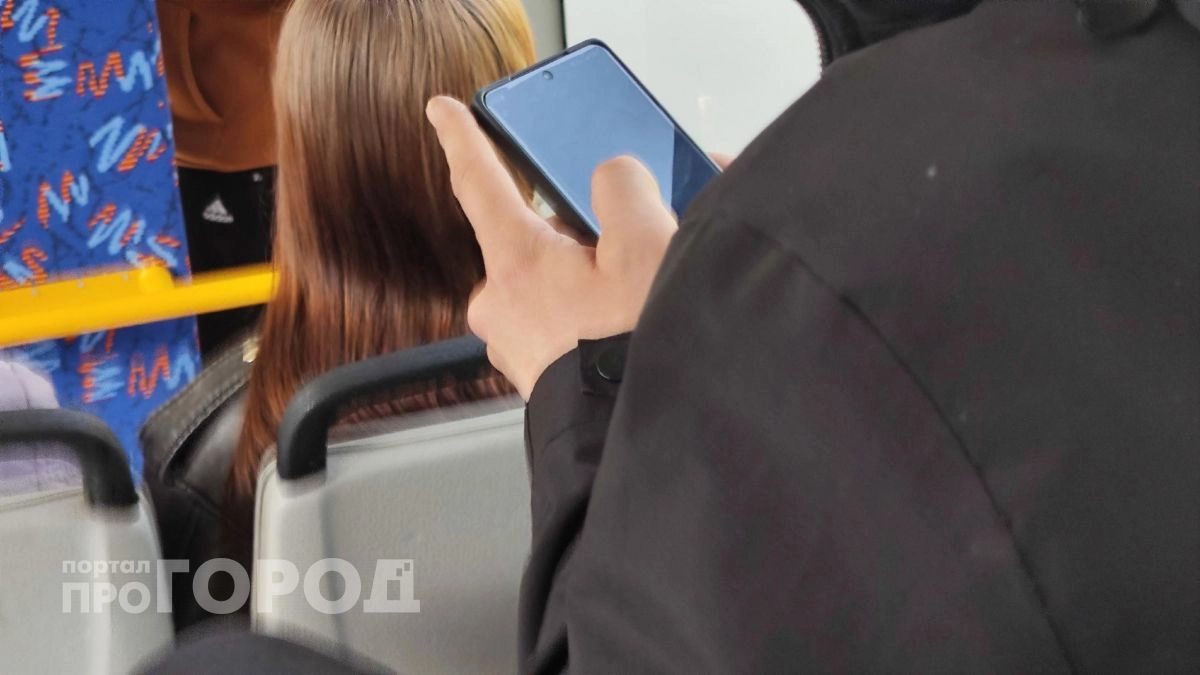 Перестала заряжать смартфон по три раза в день: убрала одну скрытую настройку и батарея ожила